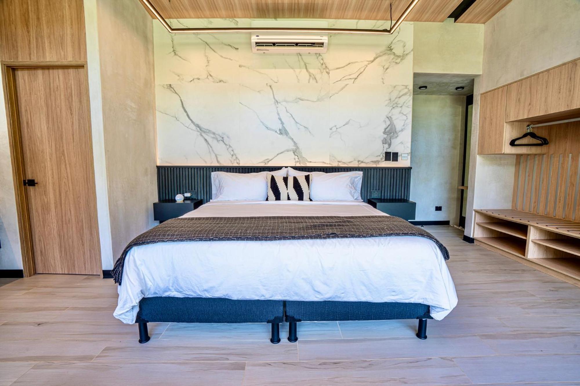 Epic Tamarindo Boutique Hotel Вильярреаль Экстерьер фото